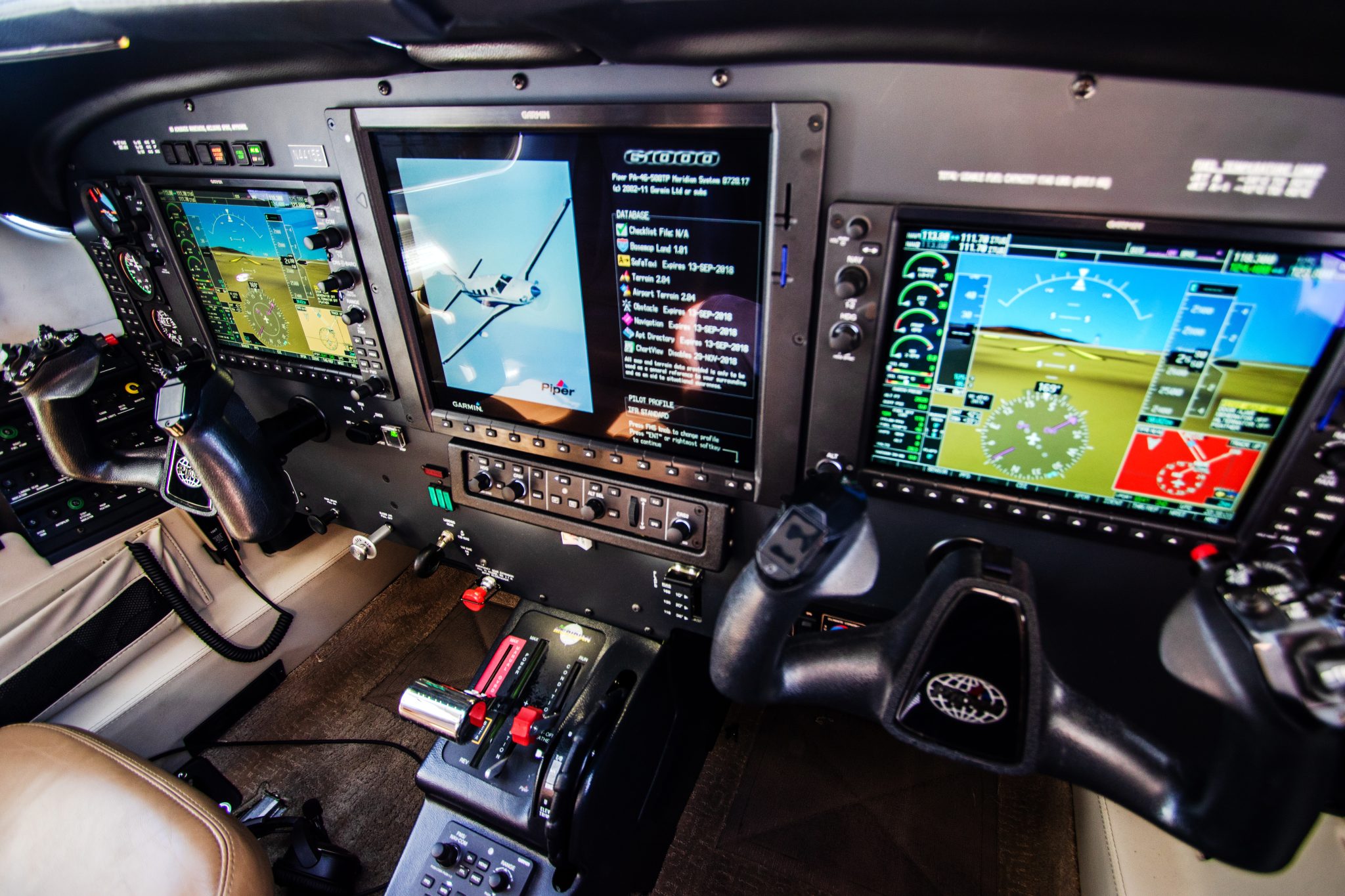 FLIGHTDECK06_uwftt6.jpg