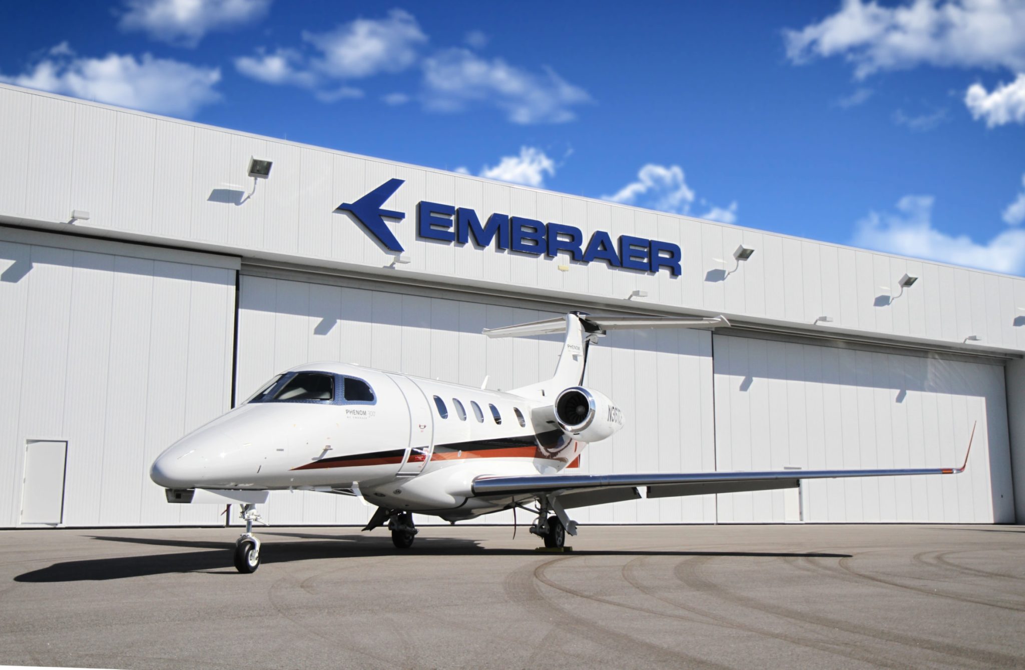 2015 Embraer Phenom 300