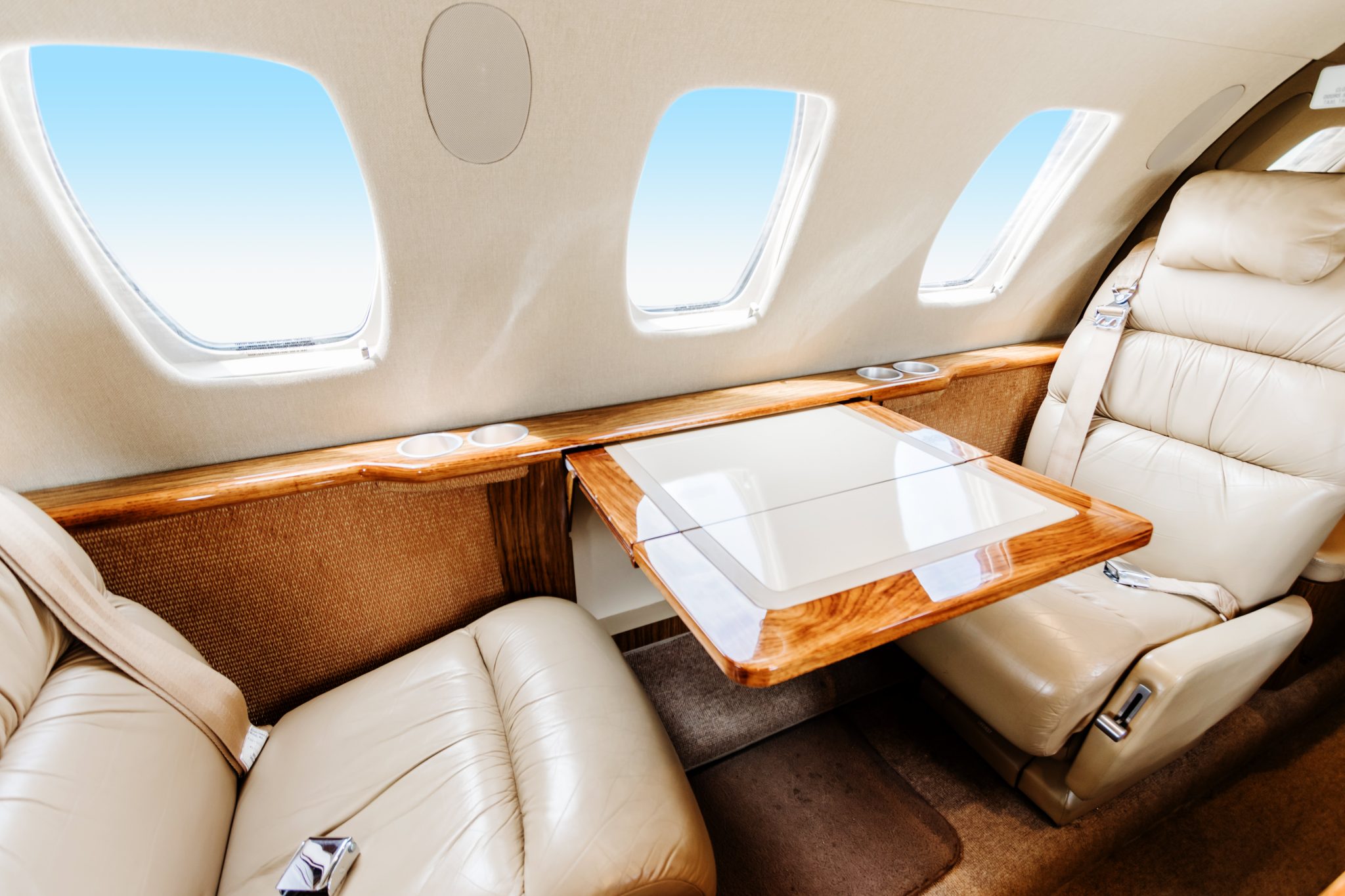 N459NA-CABIN-08_z77hn6.jpg