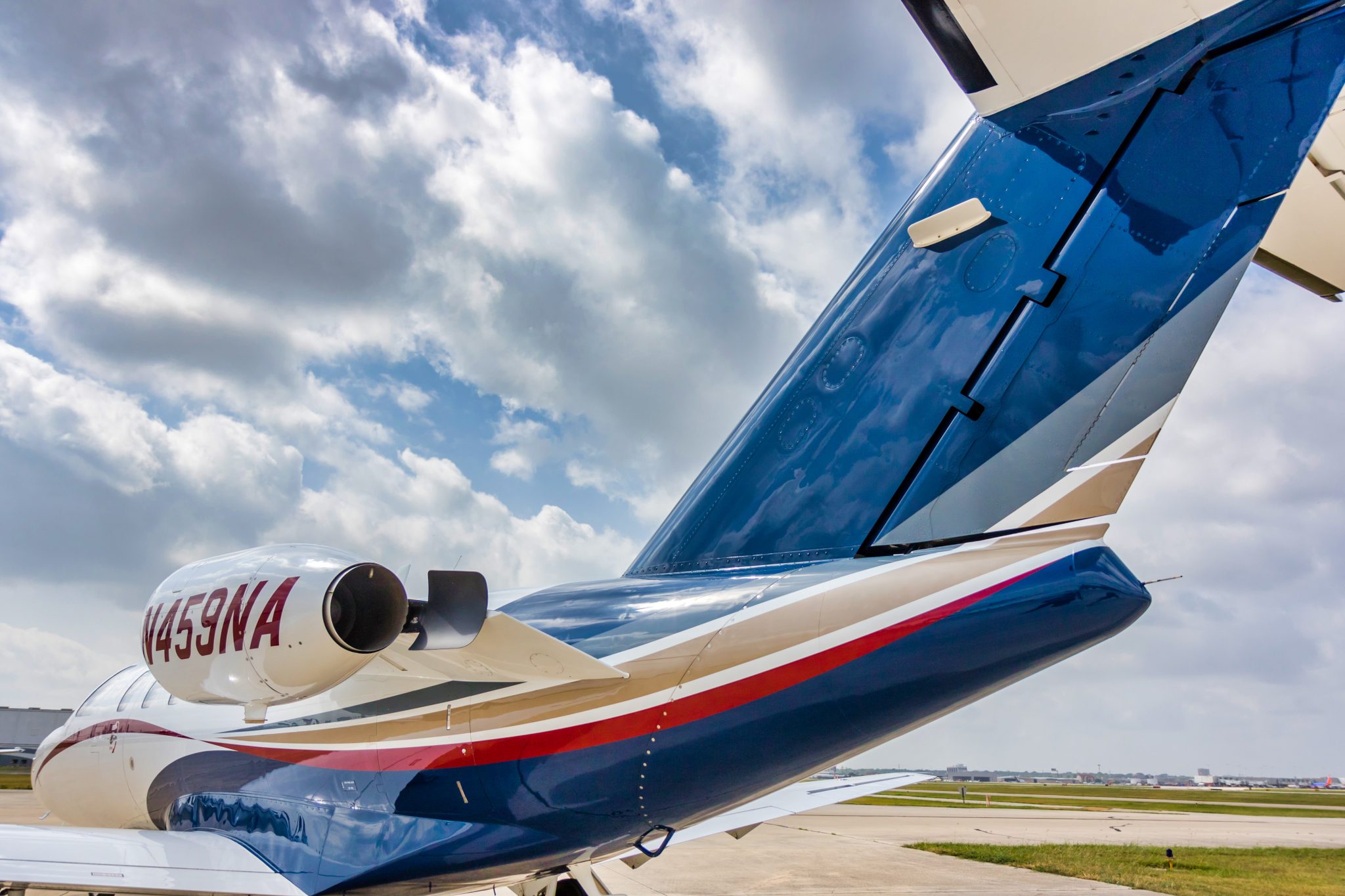 N459NA-EXT-46_fe8g3l.jpg