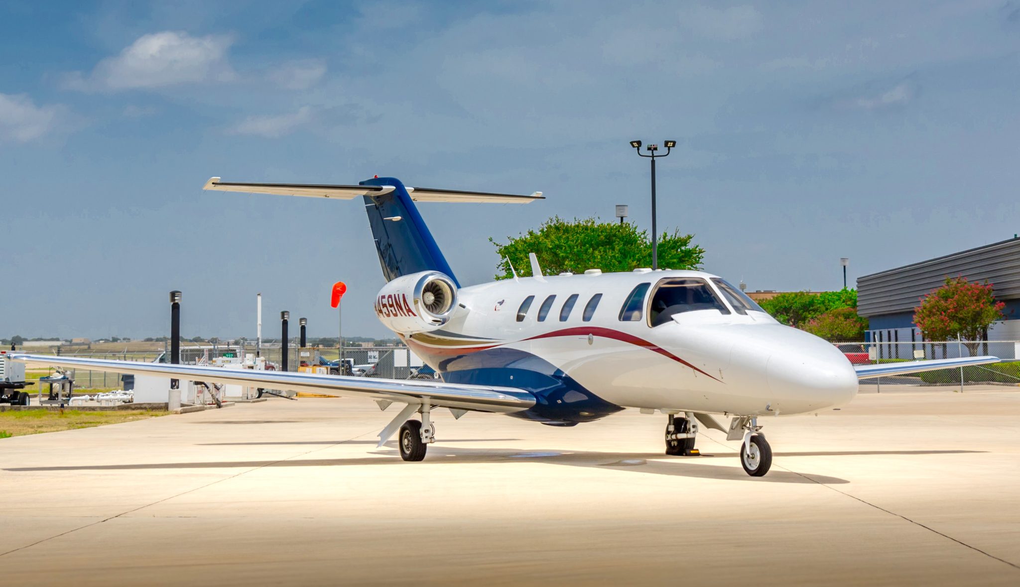 N459NA-EXT-87_hupvd3.jpg