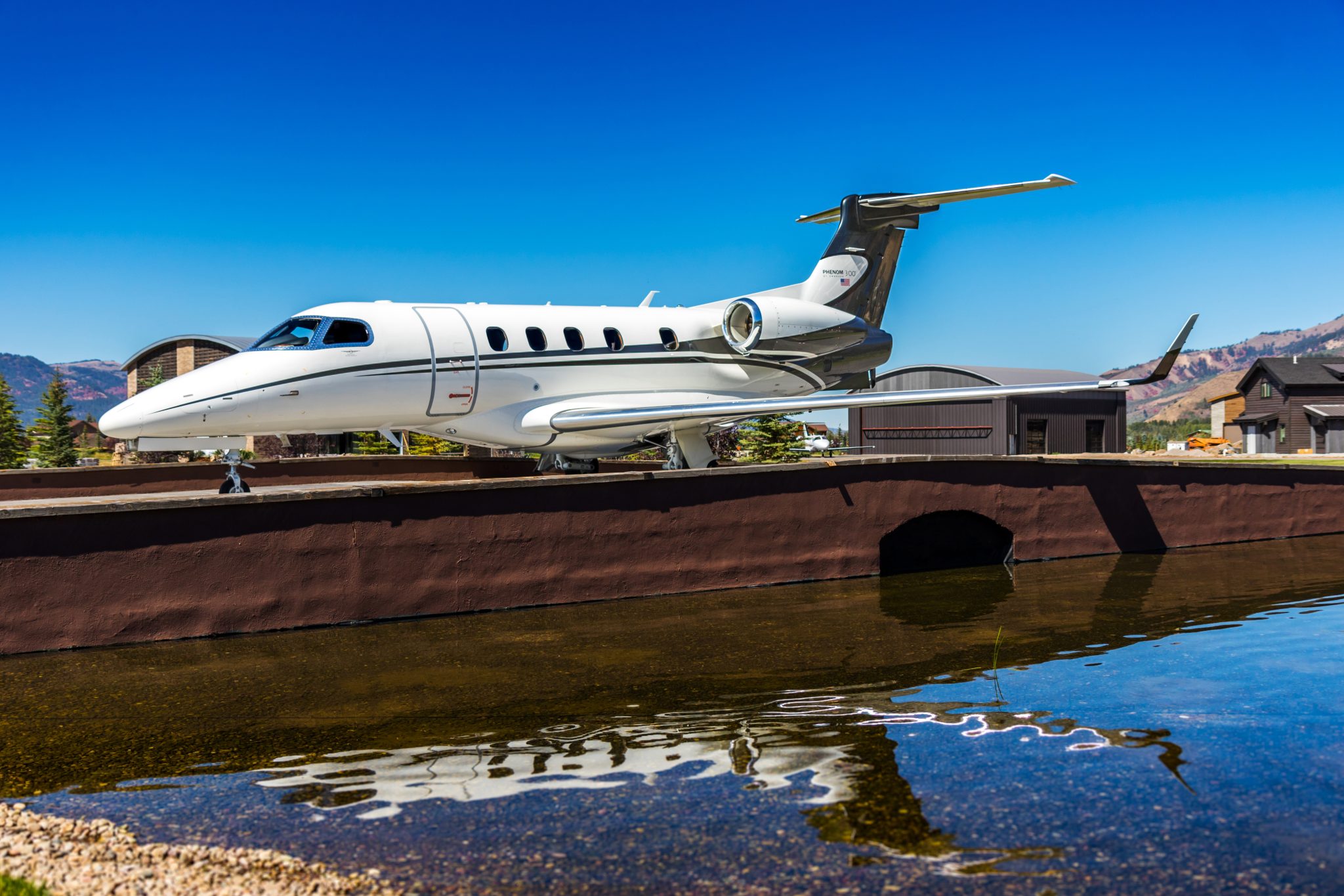 2010 Embraer Phenom 300