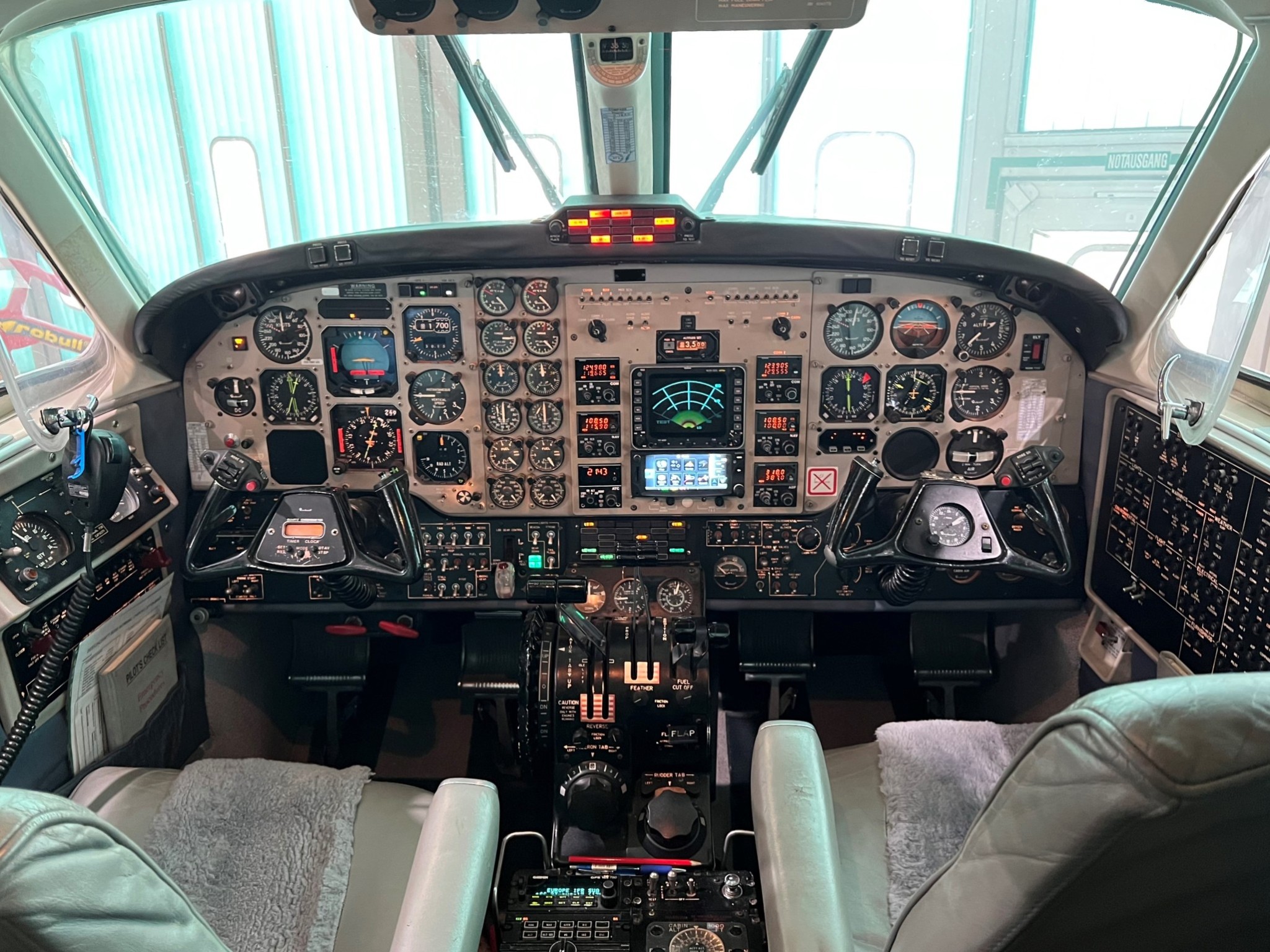 Cockpit R1