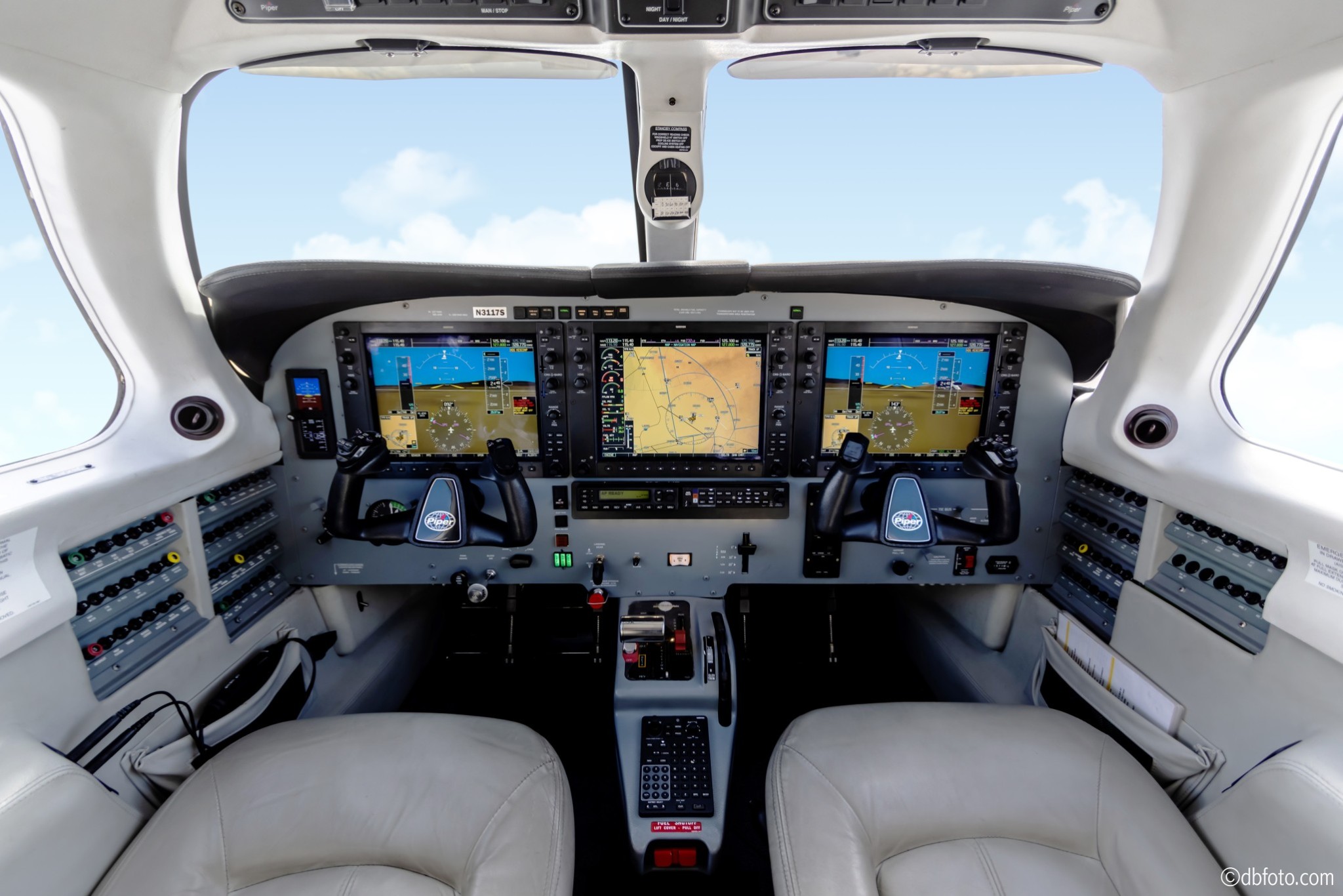 Flight Deck ©dbfoto1
