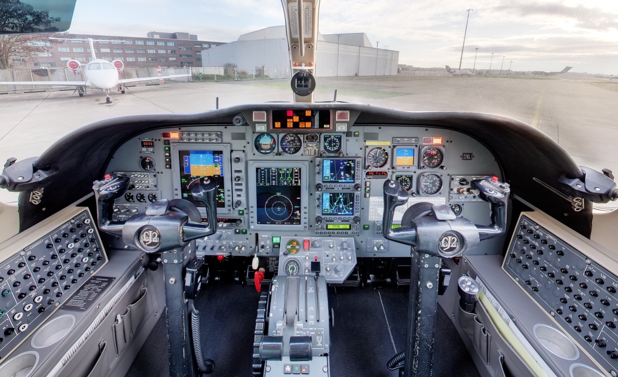 Cockpit R1