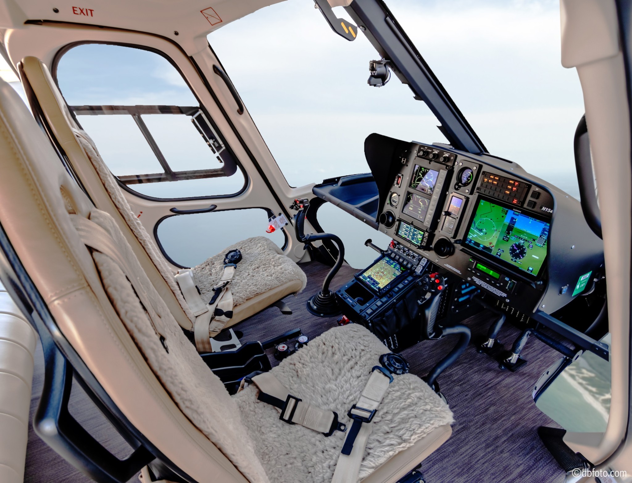 R7__9526-HDR