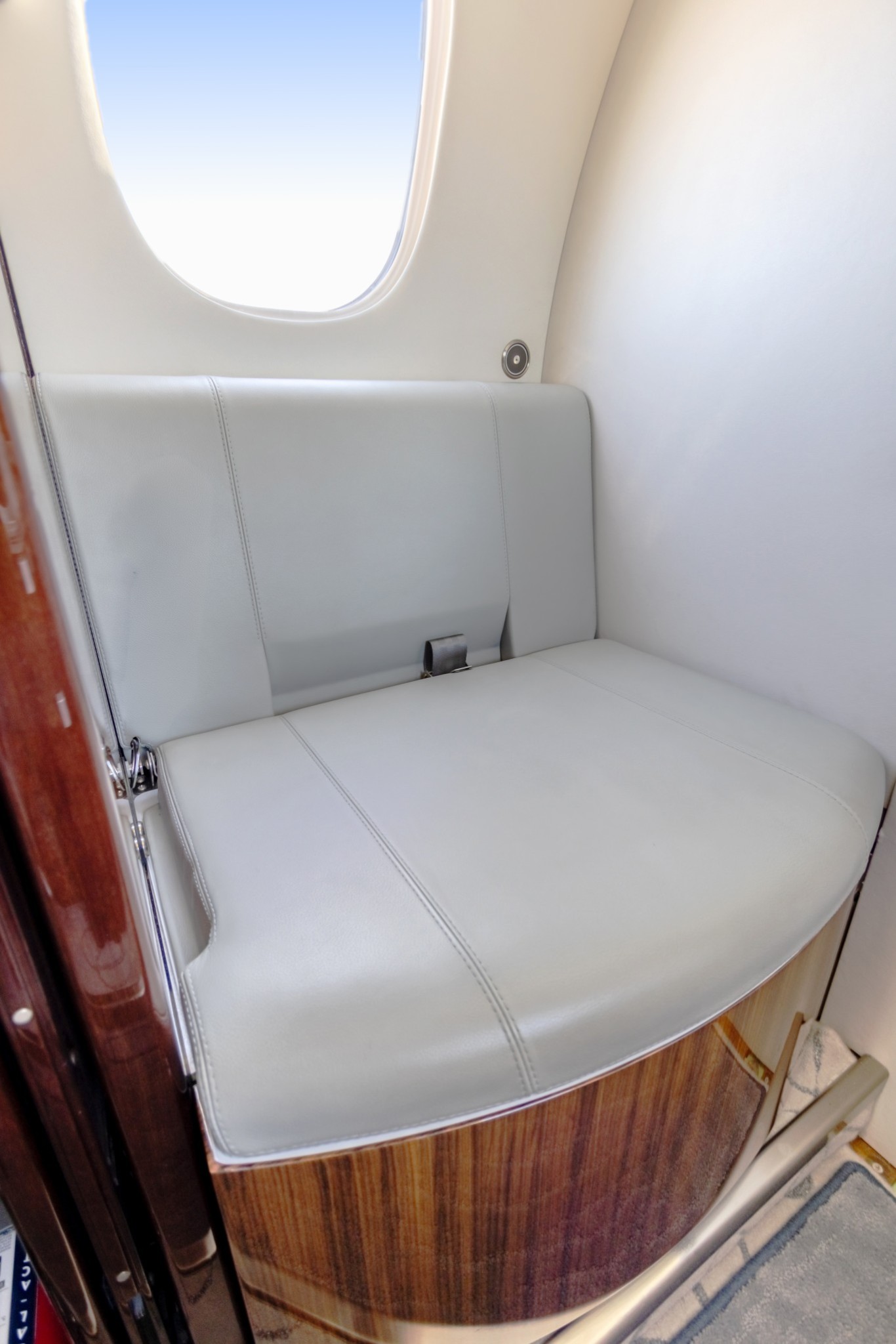 2016 Embraer Phenom 300 SN 50500337 - jetAVIVA - Life Is Short 