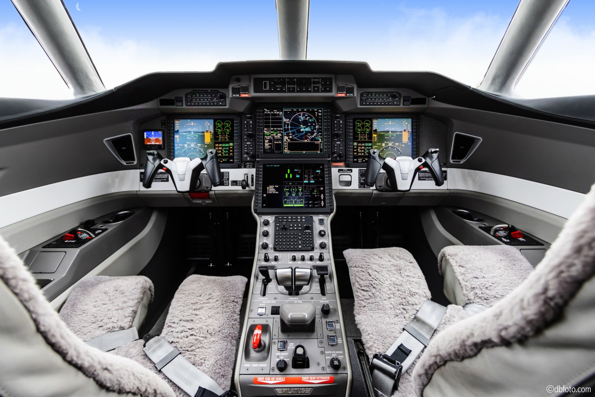 Flight Deck ©dbfoto1