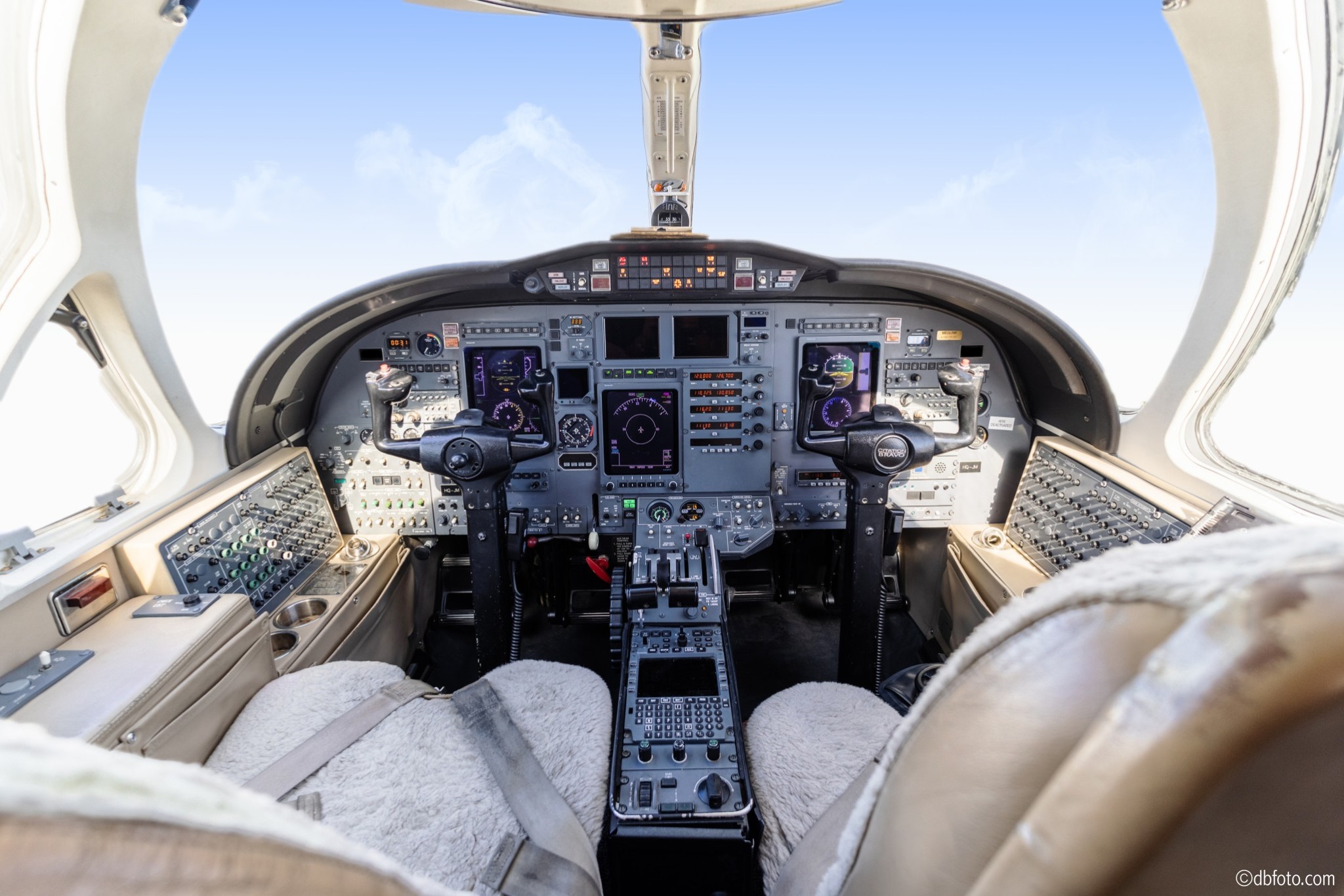©dbfoto Flight Deck1