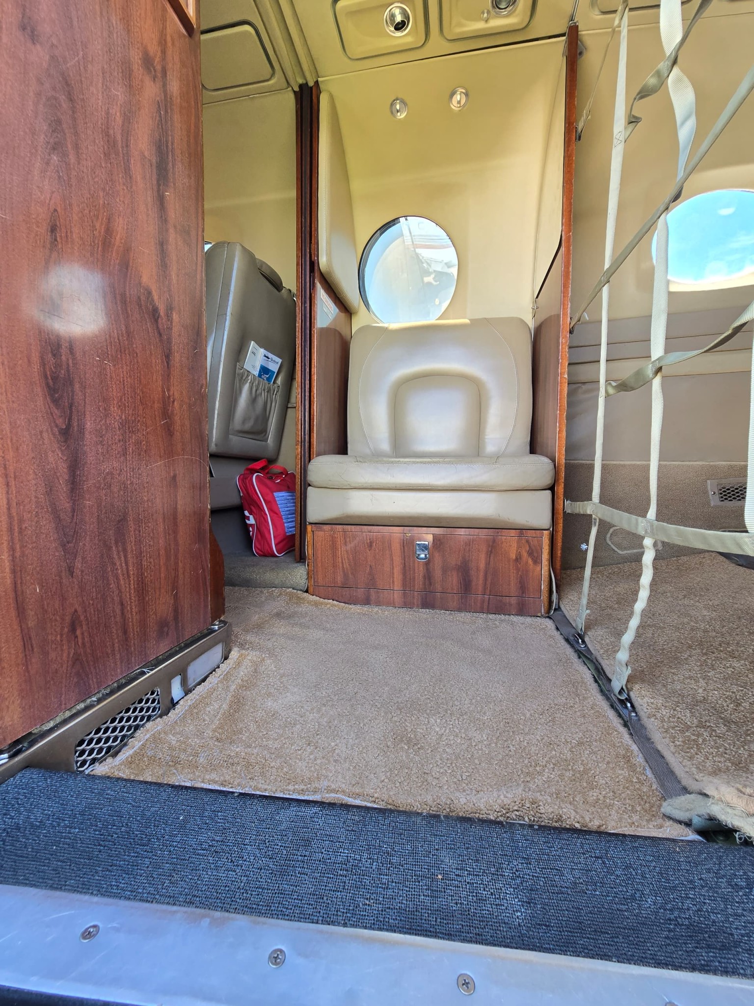 2001 Beechcraft King Air 350_9J-MCL_Fl-315 (3)