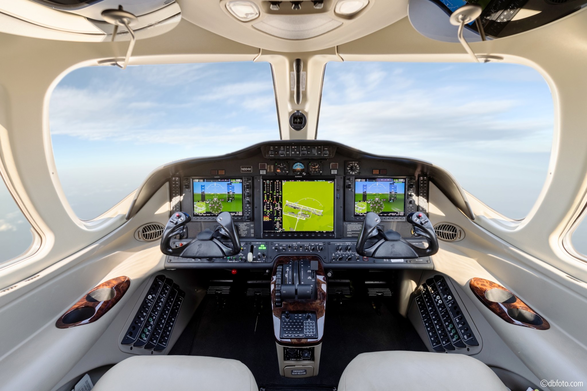 ©dbfoto Flight Deck1