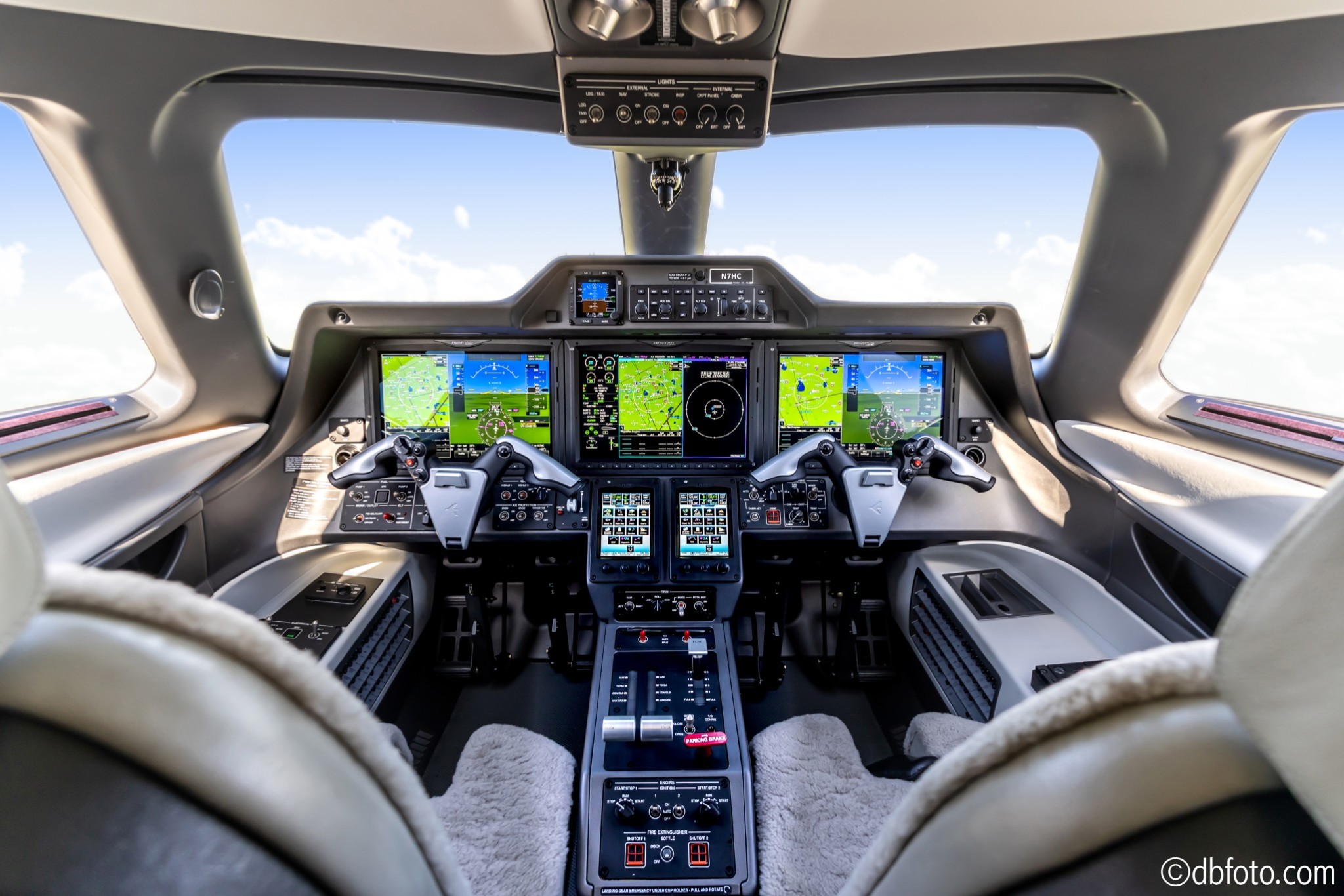 ©dbfoto Flight Deck1
