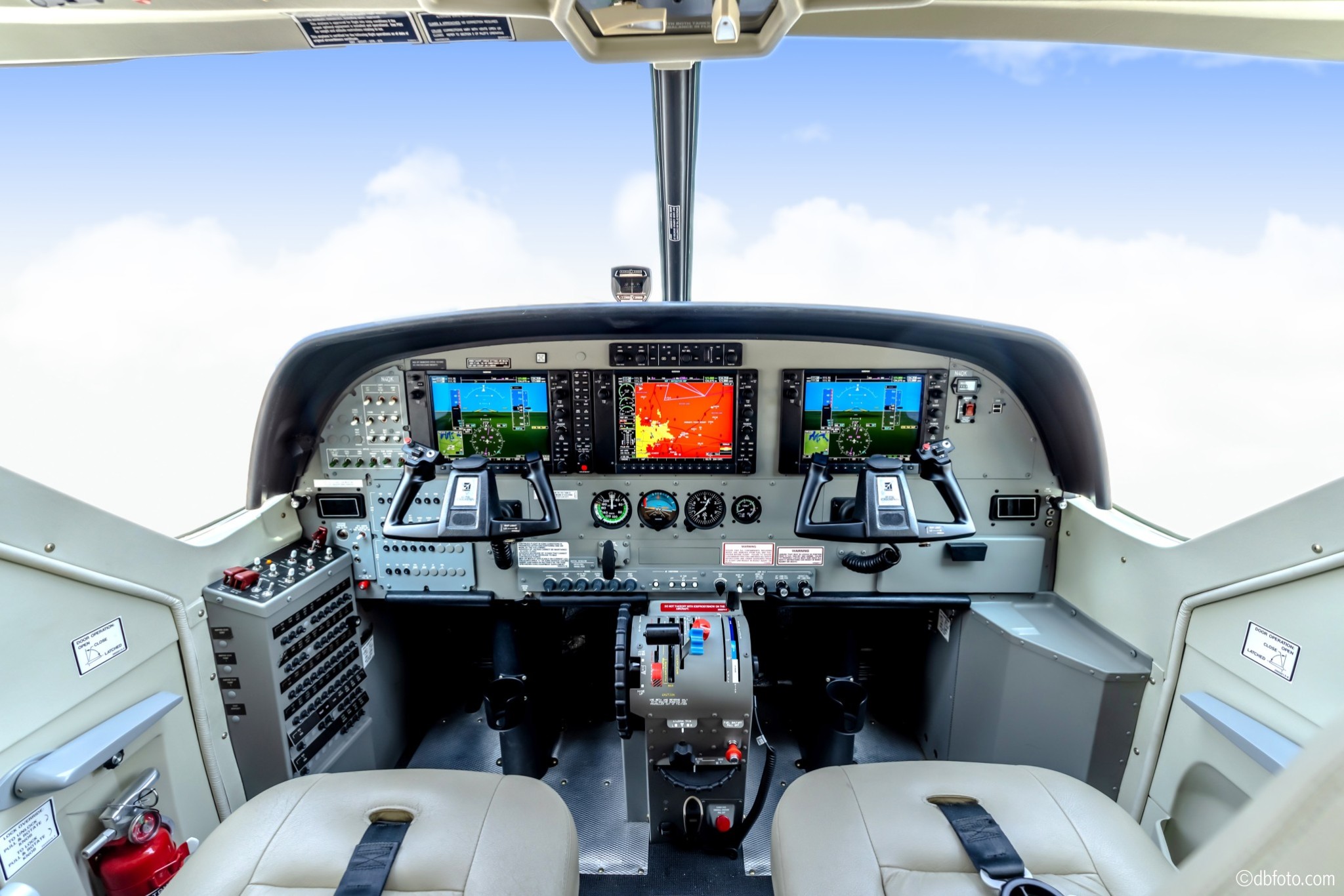 ©dbfoto Flight Deck1