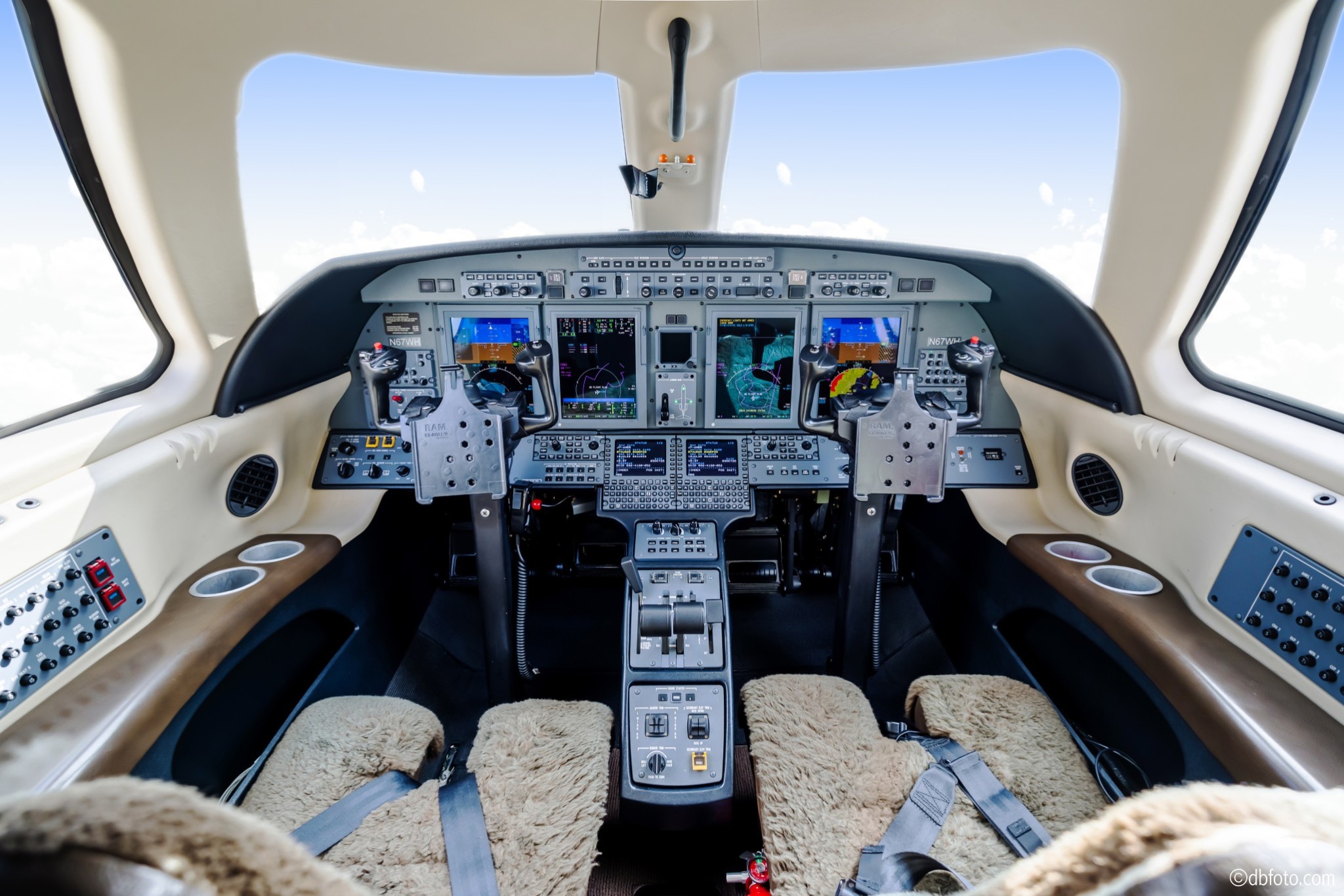 ©dbfoto Cockpit2