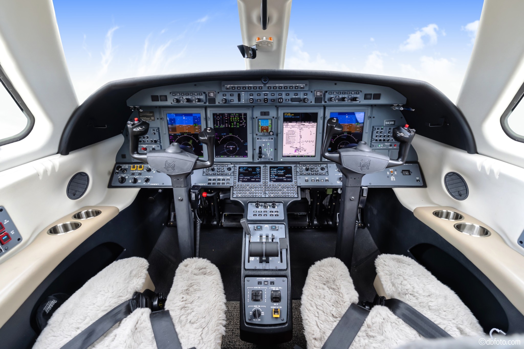©dbfoto Flight Deck1