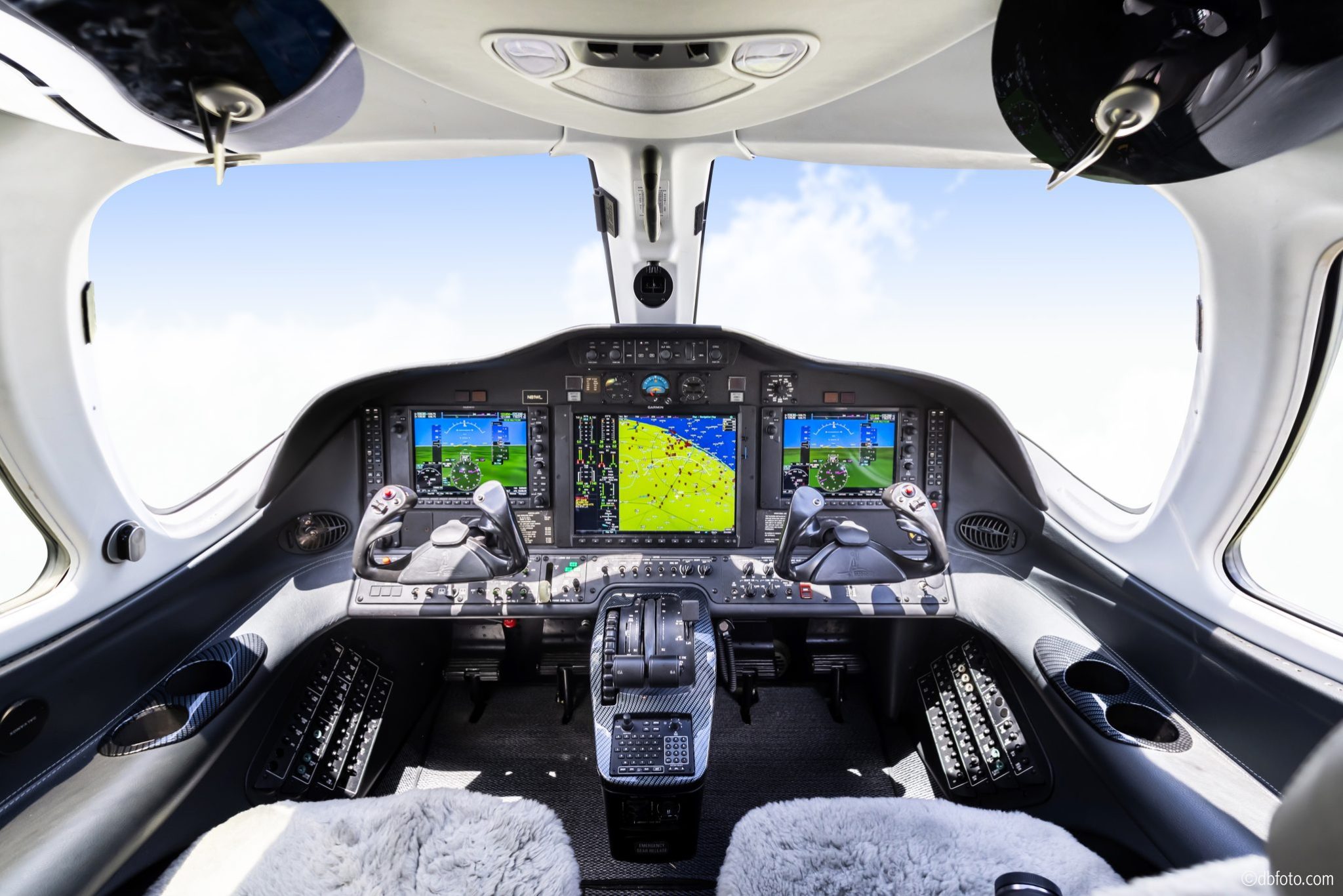 ©dbfoto Flight Deck1