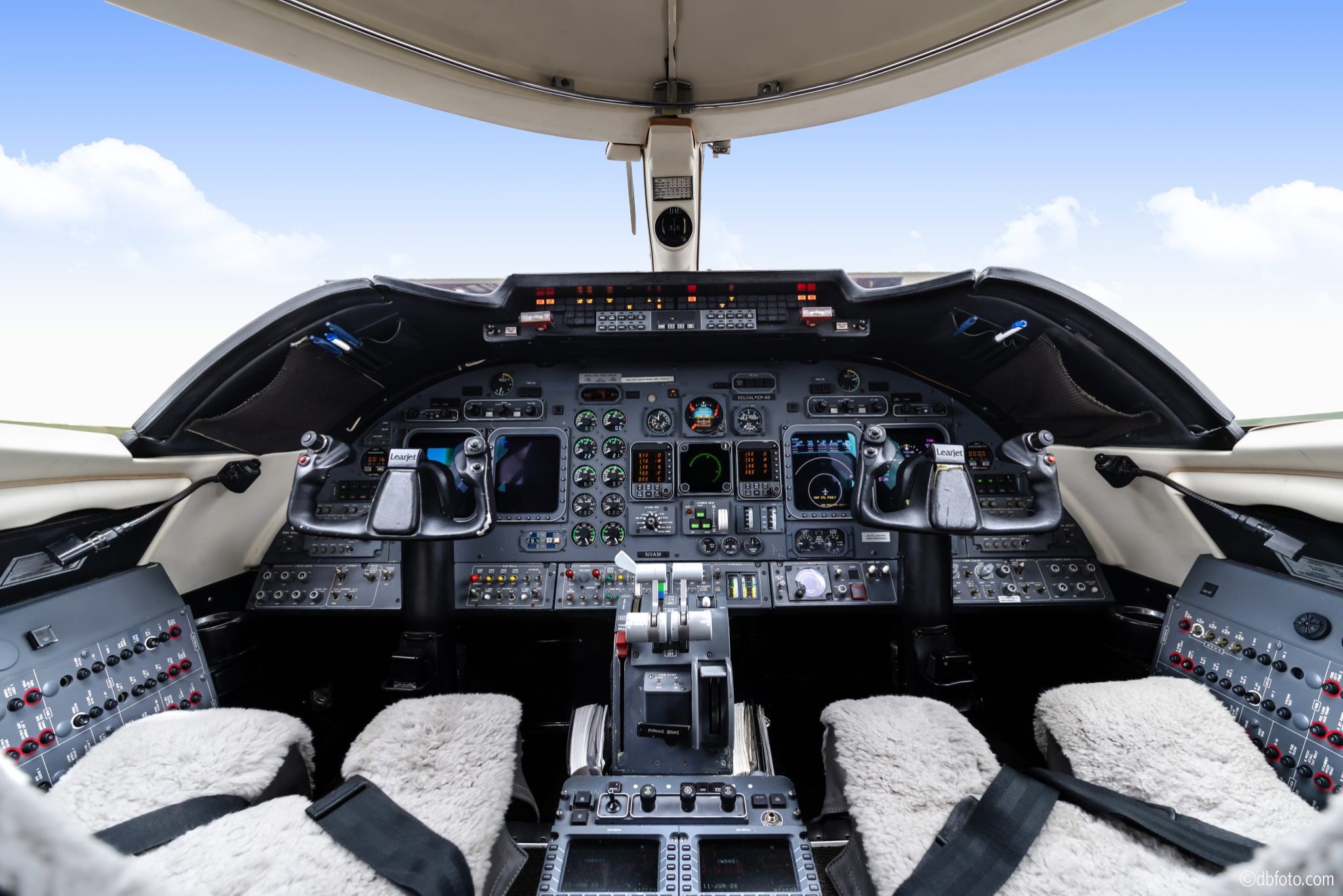 ©dbfoto Flight Deck4