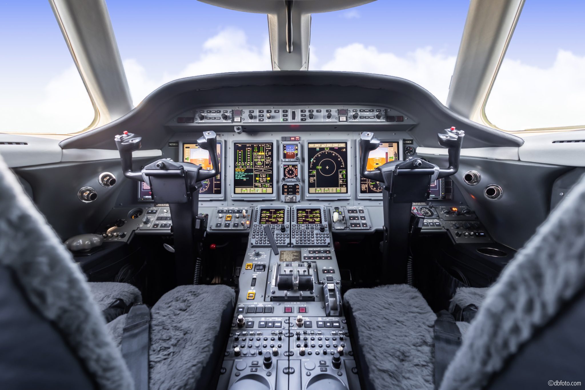 ©dbfoto Flight Deck2