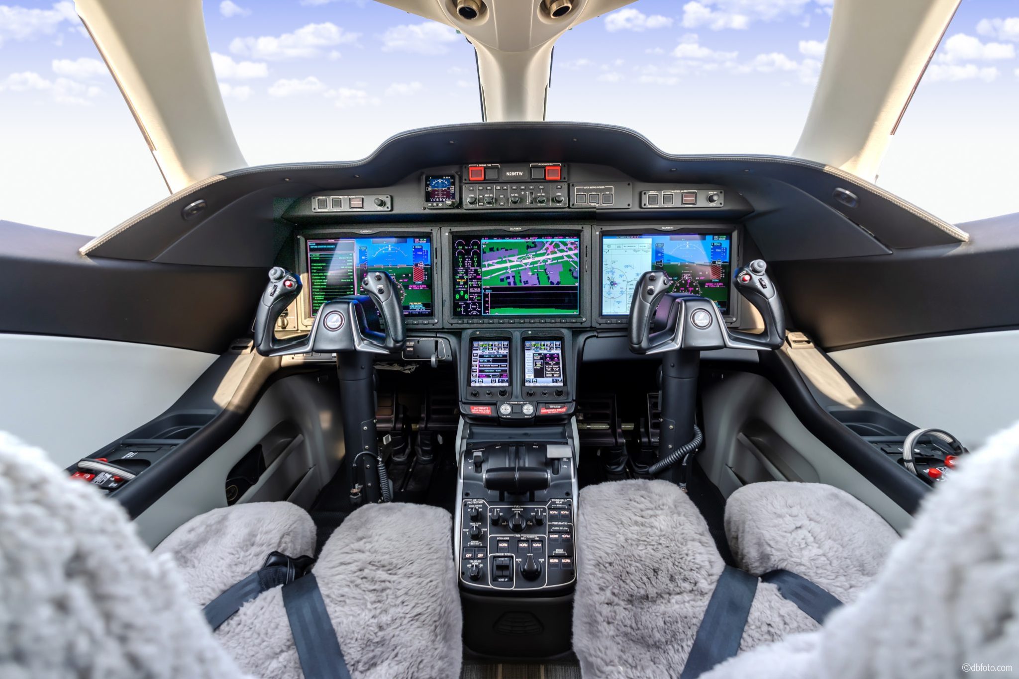 ©dbfoto Flight Deck1
