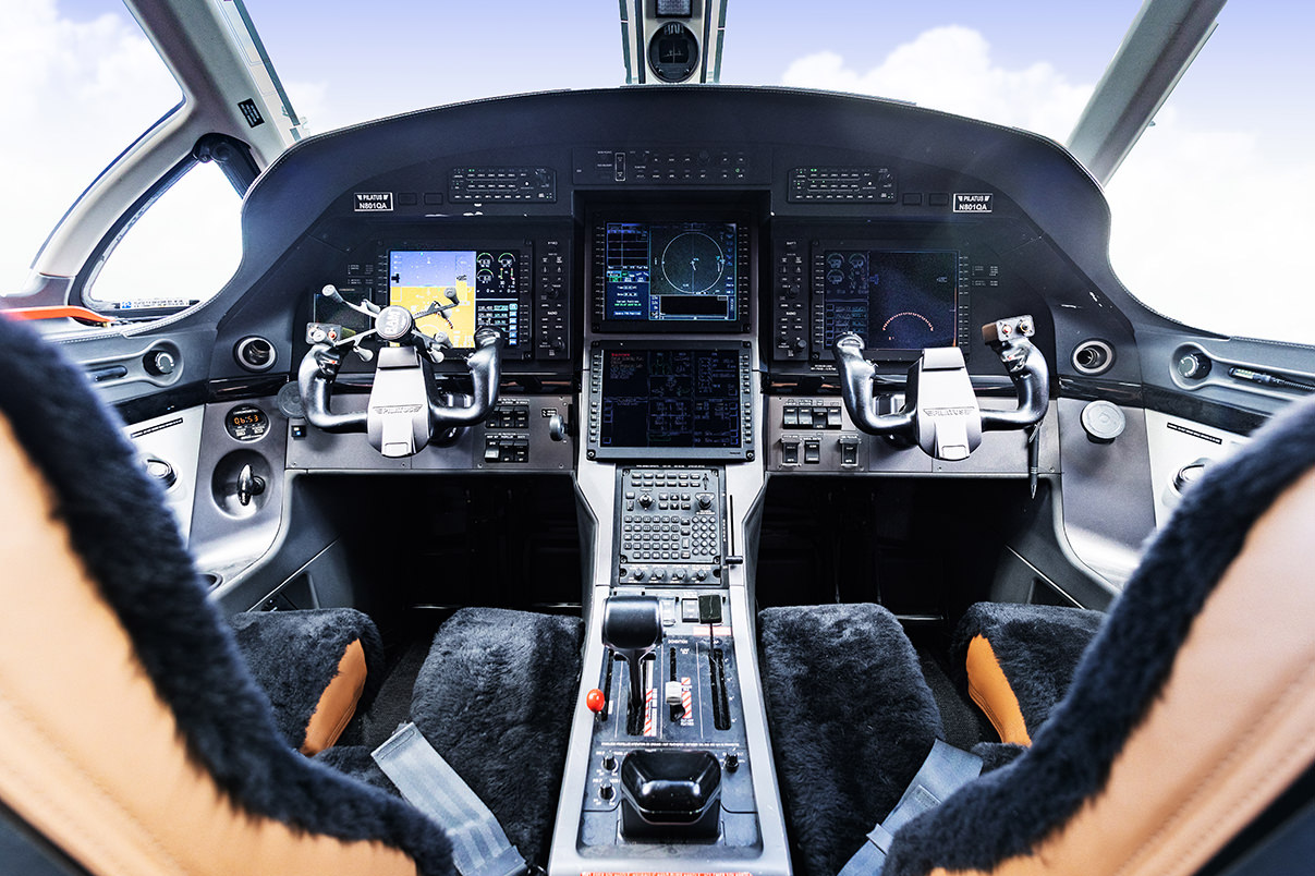 ©dbfoto Flight Deck1