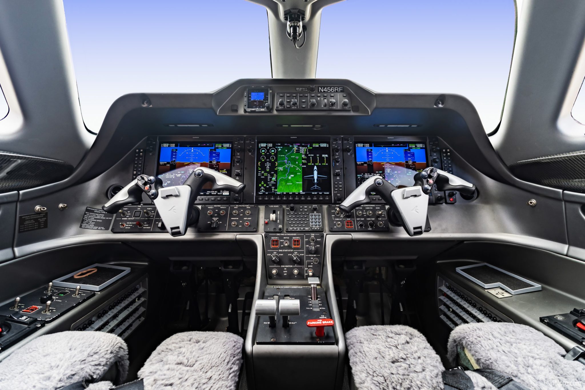 ©dbfoto Flight Deck1