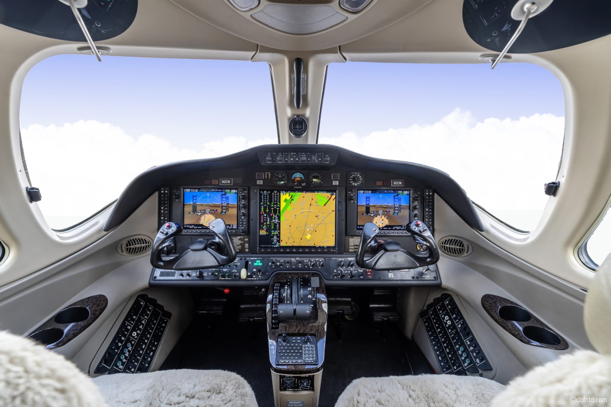 ©dbfoto Flight Deck1