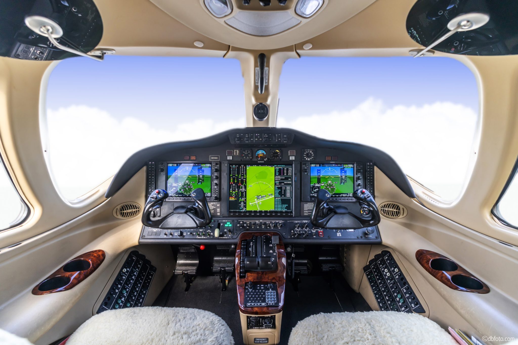 ©dbfoto Flight Deck3