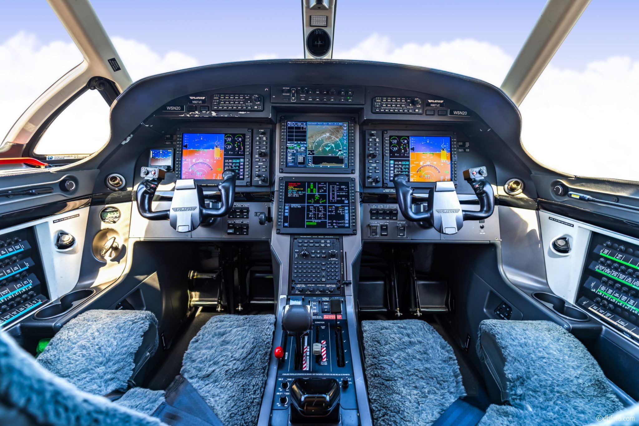 ©dbfoto Flight Deck6