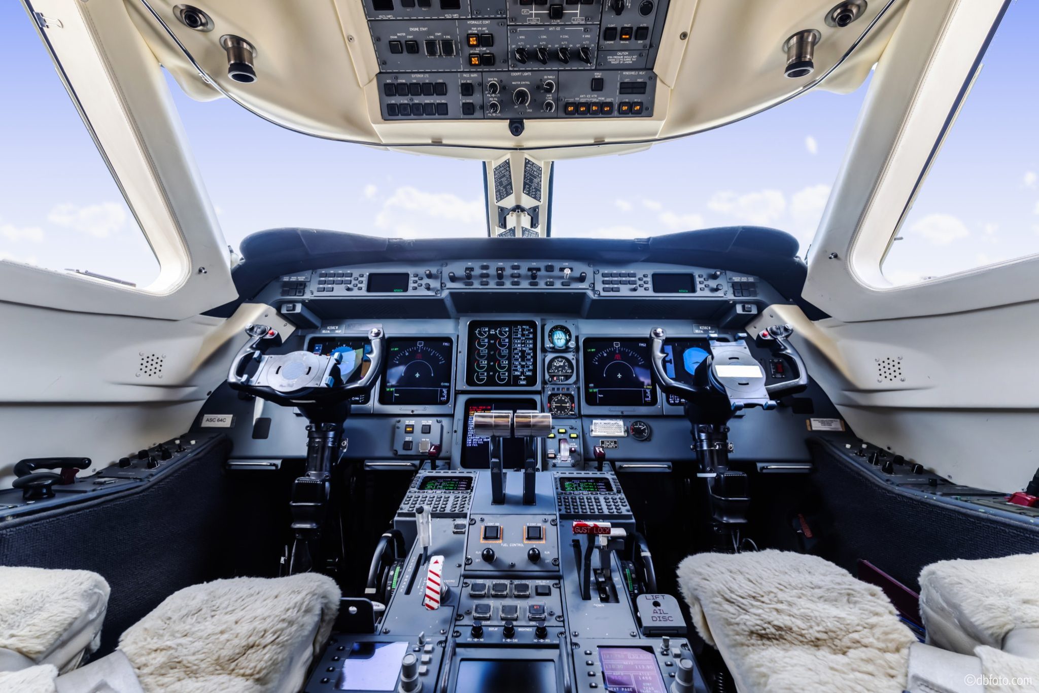 ©dbfoto Flight Deck5